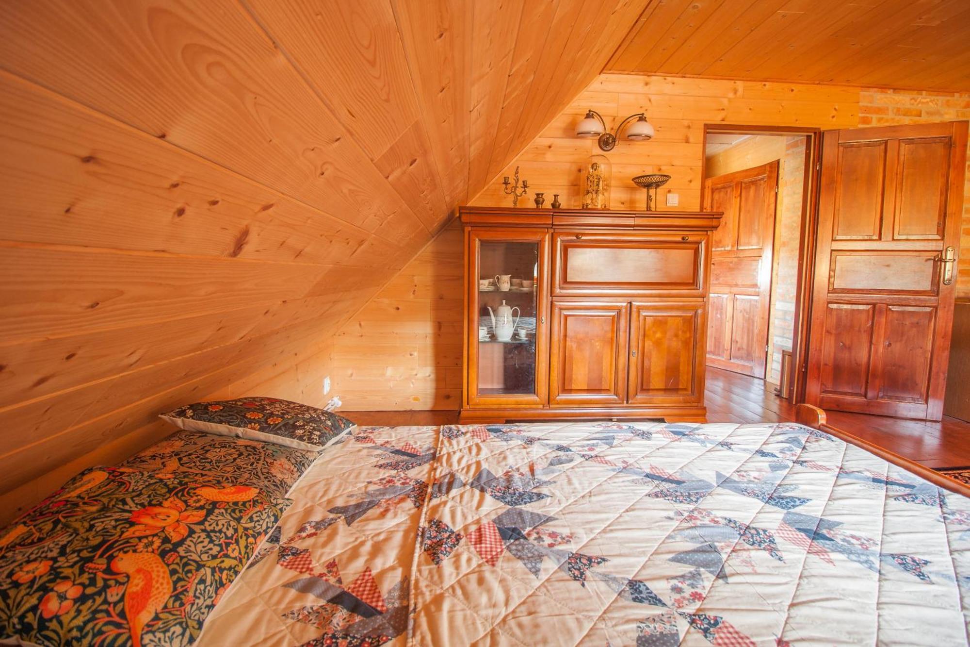 Holiday House Folwark Jelen Poniklica Экстерьер фото